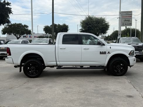 Used 2018 RAM 2500 Laramie w/ Sport Appearance Group AWD/4WD image 3