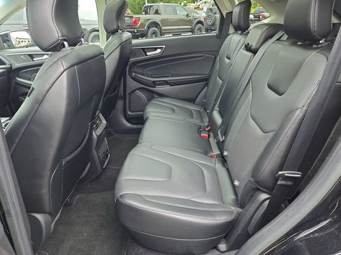 Used 2017 Ford Edge Titanium w/ Equipment Group 301A FWD image 34