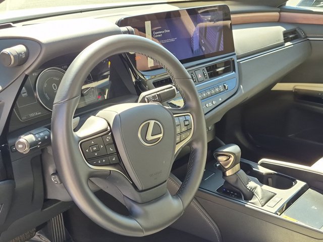 Used 2025 Lexus ES 300h w/ Premium Package FWD image 12