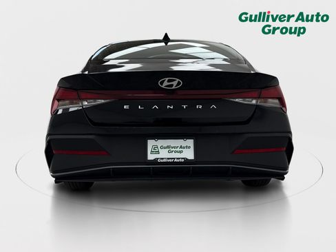 Used 2024 Hyundai Elantra SEL FWD image 7