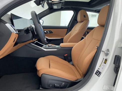 Used 2025 BMW 330i xDrive 330i xDrive w/ Convenience Package image 4