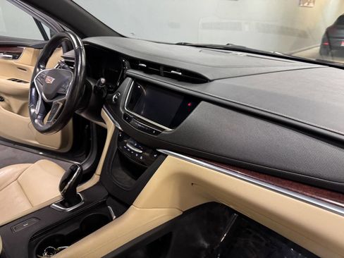Used 2019 Cadillac XT5 Luxury image 53