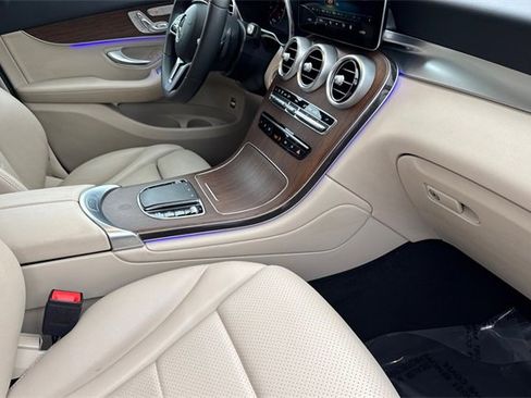 Used 2022 Mercedes-Benz GLC 300 image 19