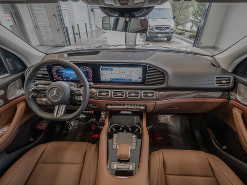 New 2026 Mercedes-Benz GLS 450 4MATIC image 8