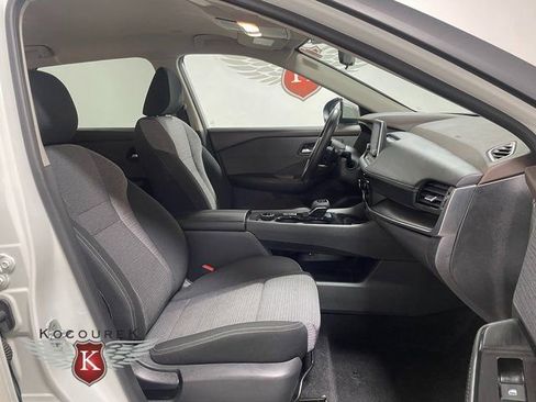 Used 2023 Nissan Rogue SV image 23