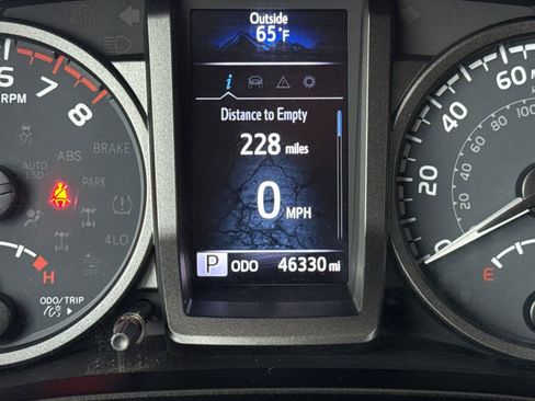 Used 2021 Toyota Tacoma TRD Sport w/ Technology Package AWD/4WD image 25