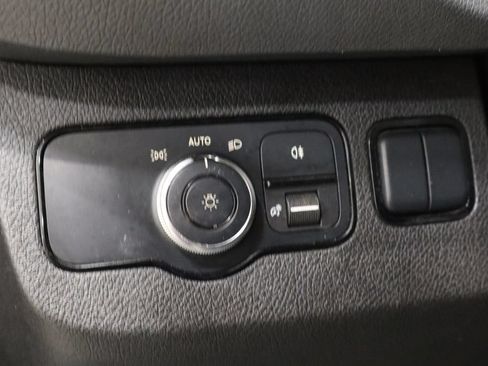 Used 2021 Mercedes-Benz Sprinter 2500 w/ Driver Convenience Package image 18