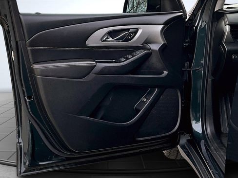 Used 2020 Chevrolet Traverse LT w/ Driver Confidence II Package image 20