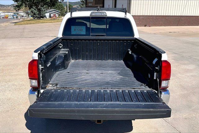 Used 2019 Toyota Tacoma TRD Off-Road AWD/4WD image 7