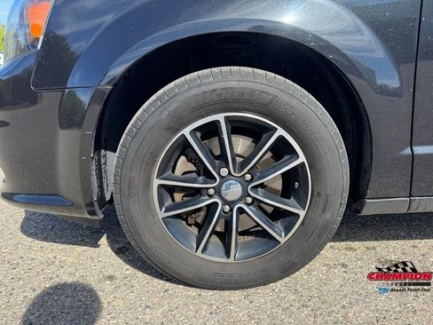 Used 2017 Dodge Grand Caravan GT image 11