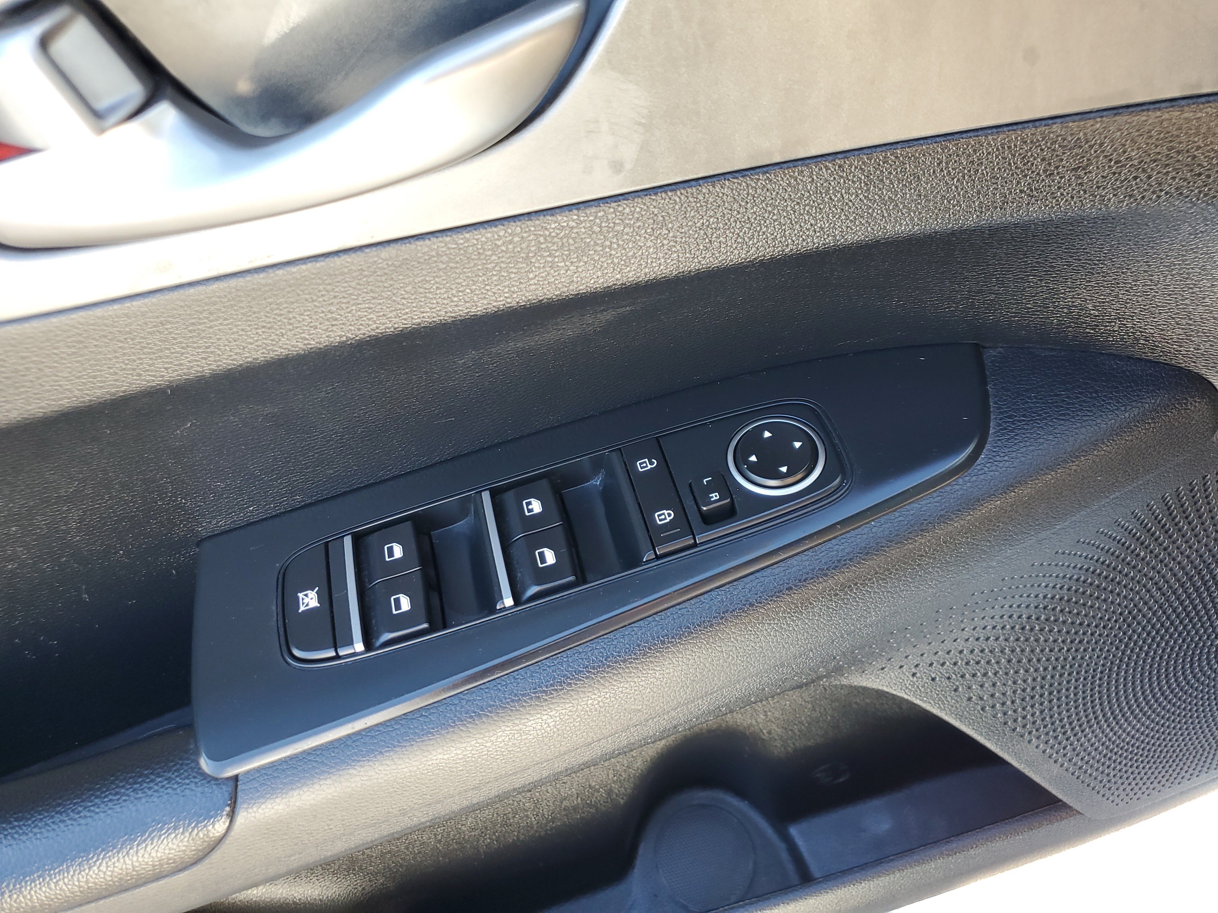 Used 2020 Kia Forte LXS FWD image 30