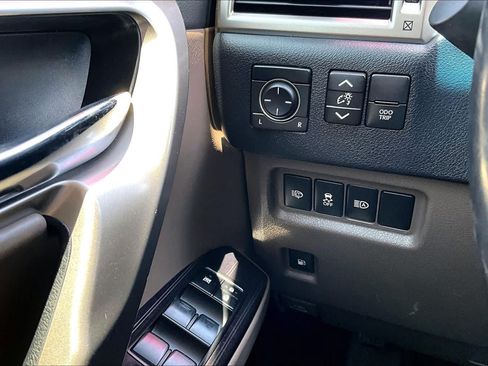 Used 2020 Lexus GX 460 Premium w/ Premium Package AWD/4WD image 36