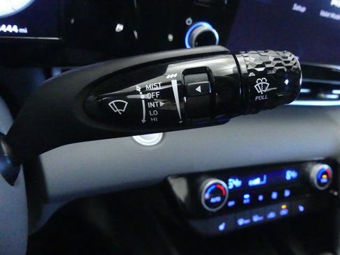 Used 2021 Hyundai Elantra SEL w/ Convenience Package image 18