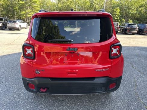 Used 2022 Jeep Renegade Trailhawk image 6