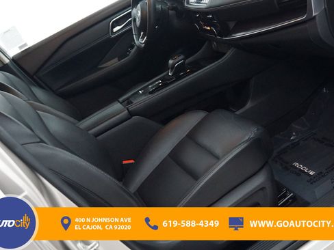 Used 2021 Nissan Rogue SL w/ Premium Package image 8