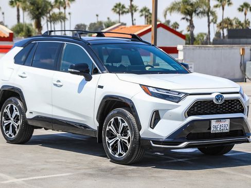Certified 2024 Toyota RAV4 XSE w/ Premium Package AWD/4WD image 5