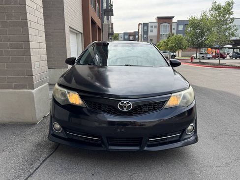 Used 2012 Toyota Camry SE FWD image 9