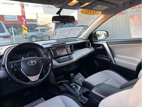 Used 2016 Toyota RAV4 XLE FWD image 16