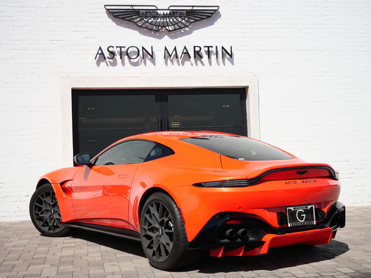 Used 2022 Aston Martin V8 Vantage Coupe RWD image 2