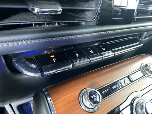 Used 2023 Lincoln Aviator Reserve w/ Equipment Group 201A image 19