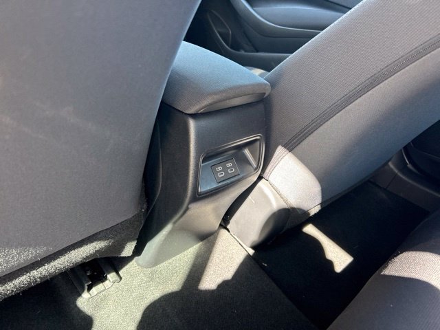 Used 2025 Toyota Corolla LE FWD image 9
