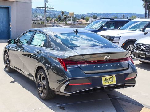 New 2026 Hyundai Elantra SEL Sport Premium FWD image 7
