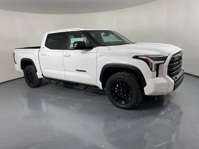 New 2026 Toyota Tundra SR5 w/ SR5 Premium Package