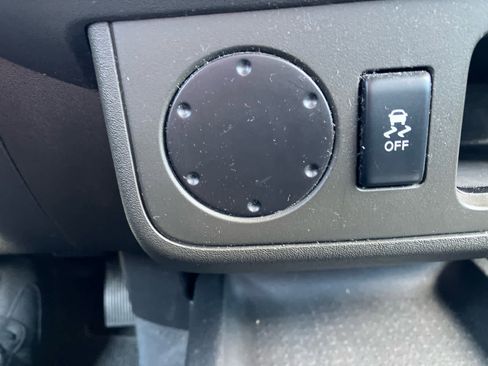 Used 2019 Nissan Frontier SV image 22