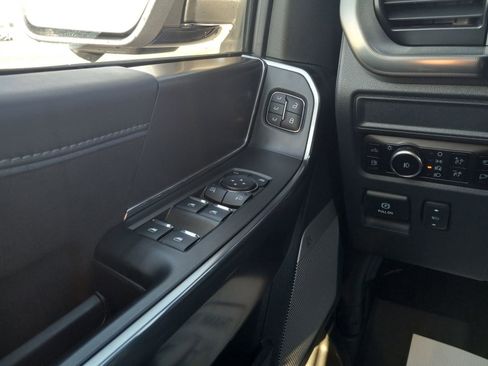 Used 2025 Ford F150 Platinum image 29