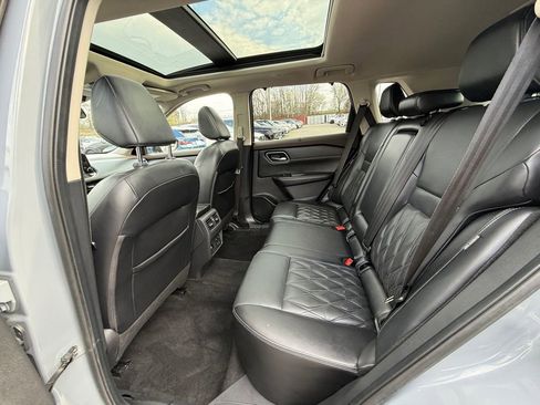 Used 2021 Nissan Rogue Platinum image 25