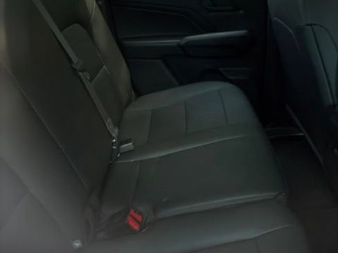 Used 2025 Chevrolet Colorado Trail Boss AWD/4WD image 12