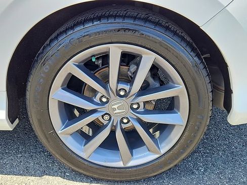 Used 2019 Honda Civic EX image 8