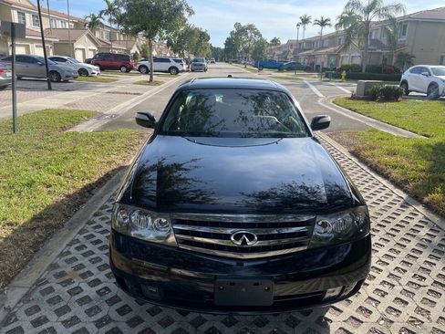 Used 2004 INFINITI M45 w/ Technology Pkg RWD image 2