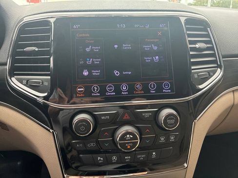 Used 2019 Jeep Grand Cherokee Limited w/ Luxury Group II AWD/4WD image 12