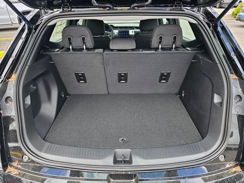 New 2027 Chevrolet Bolt LT w/ Comfort Package FWD image 13