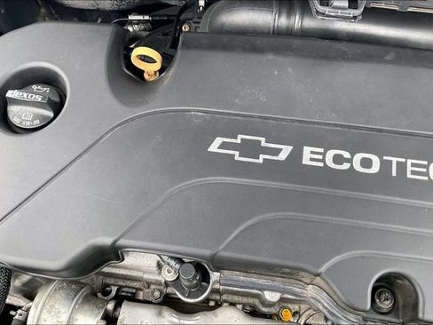 Used 2017 Chevrolet Cruze LT image 31