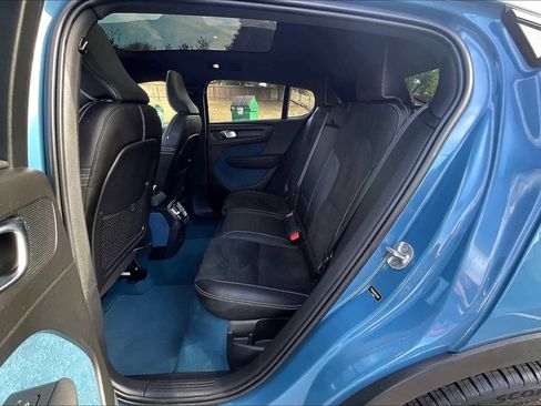 Used 2023 Volvo C40 P8 Recharge Ultimate image 29