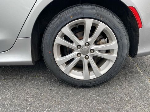 Used 2017 Chrysler 200 Limited Platinum image 11