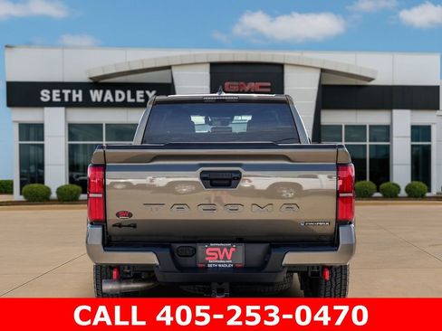 Used 2025 Toyota Tacoma TRD Off-Road AWD/4WD image 6