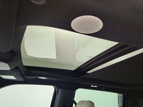 Used 2023 Ford F150 Lightning Platinum image 10