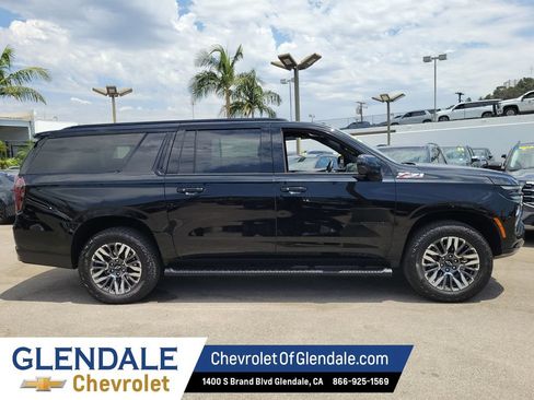 Certified 2025 Chevrolet Suburban Z71 AWD/4WD image 10
