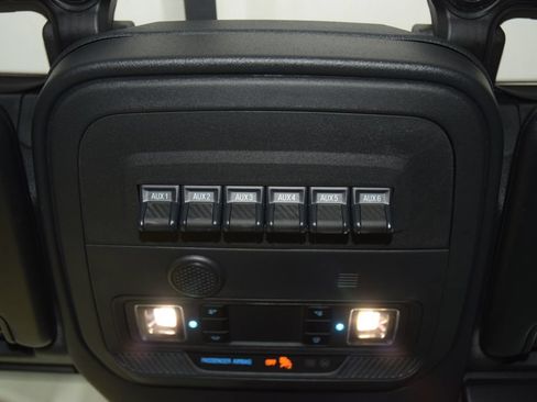 Used 2025 Ford Bronco Badlands AWD/4WD image 42