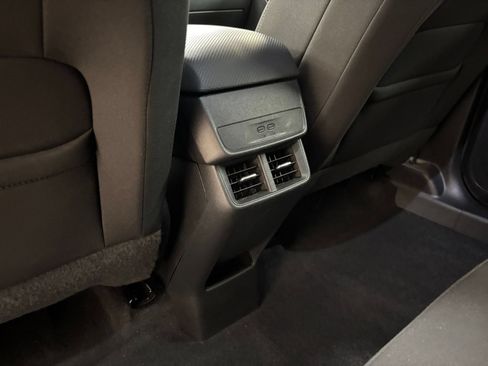 Used 2025 Chevrolet Equinox LT AWD/4WD image 19