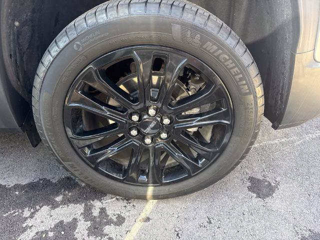 Used 2023 GMC Acadia SLT w/ Elevation Edition FWD image 5
