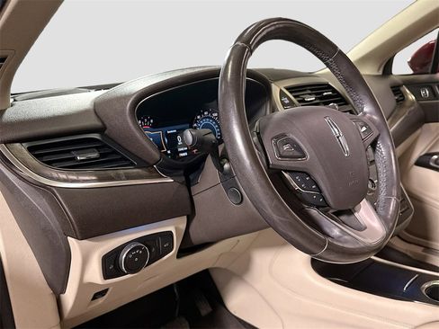 Used 2017 Lincoln MKC Reserve w/ Lincoln MKC Climate Package image 10