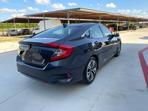 Used 2018 Honda Civic EX-T image 9