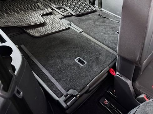 Used 2019 Volkswagen Atlas SEL R-Line image 27