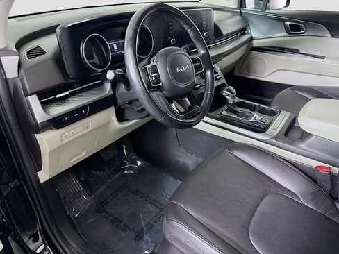Used 2023 Kia Carnival LX FWD image 23