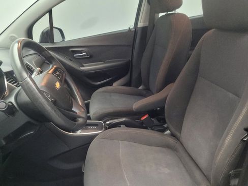 Used 2020 Chevrolet Trax LS w/ Tint and Cruise Package FWD image 17