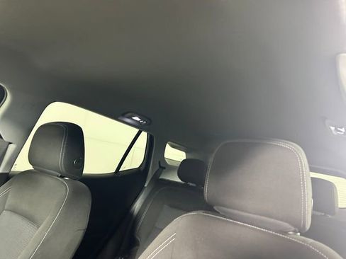 Used 2022 GMC Terrain SLE image 13